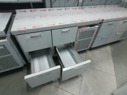 Стол холодильный HICOLD SN 22/TN с бортом